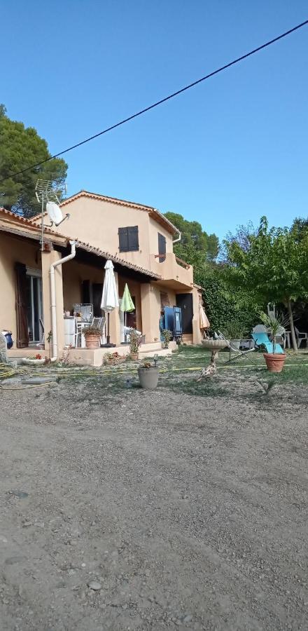 Les Cigales Bed & Breakfast Villelaure Luaran gambar
