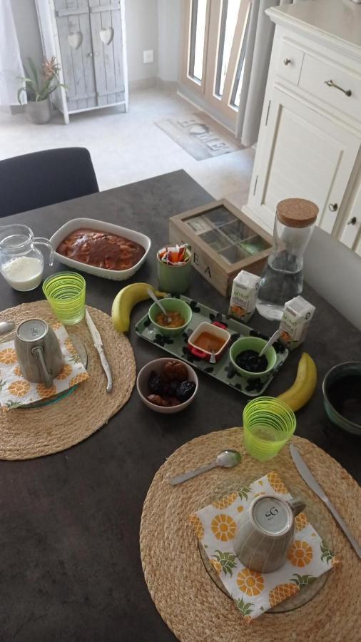 Les Cigales Bed & Breakfast Villelaure Luaran gambar