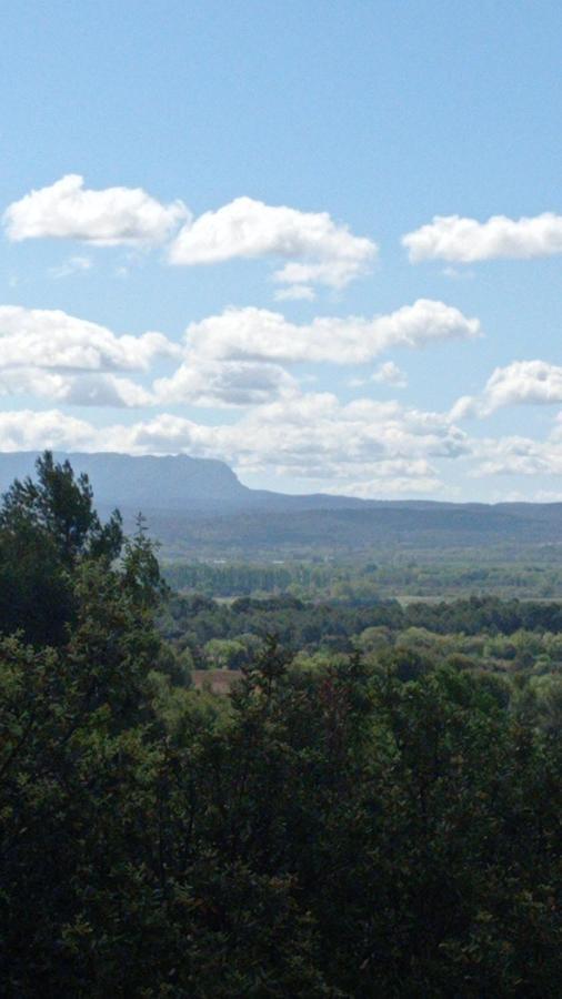 Les Cigales Bed & Breakfast Villelaure Luaran gambar