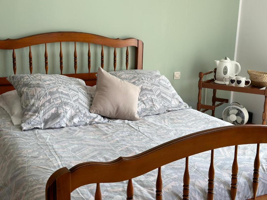 Les Cigales Bed & Breakfast Villelaure Luaran gambar