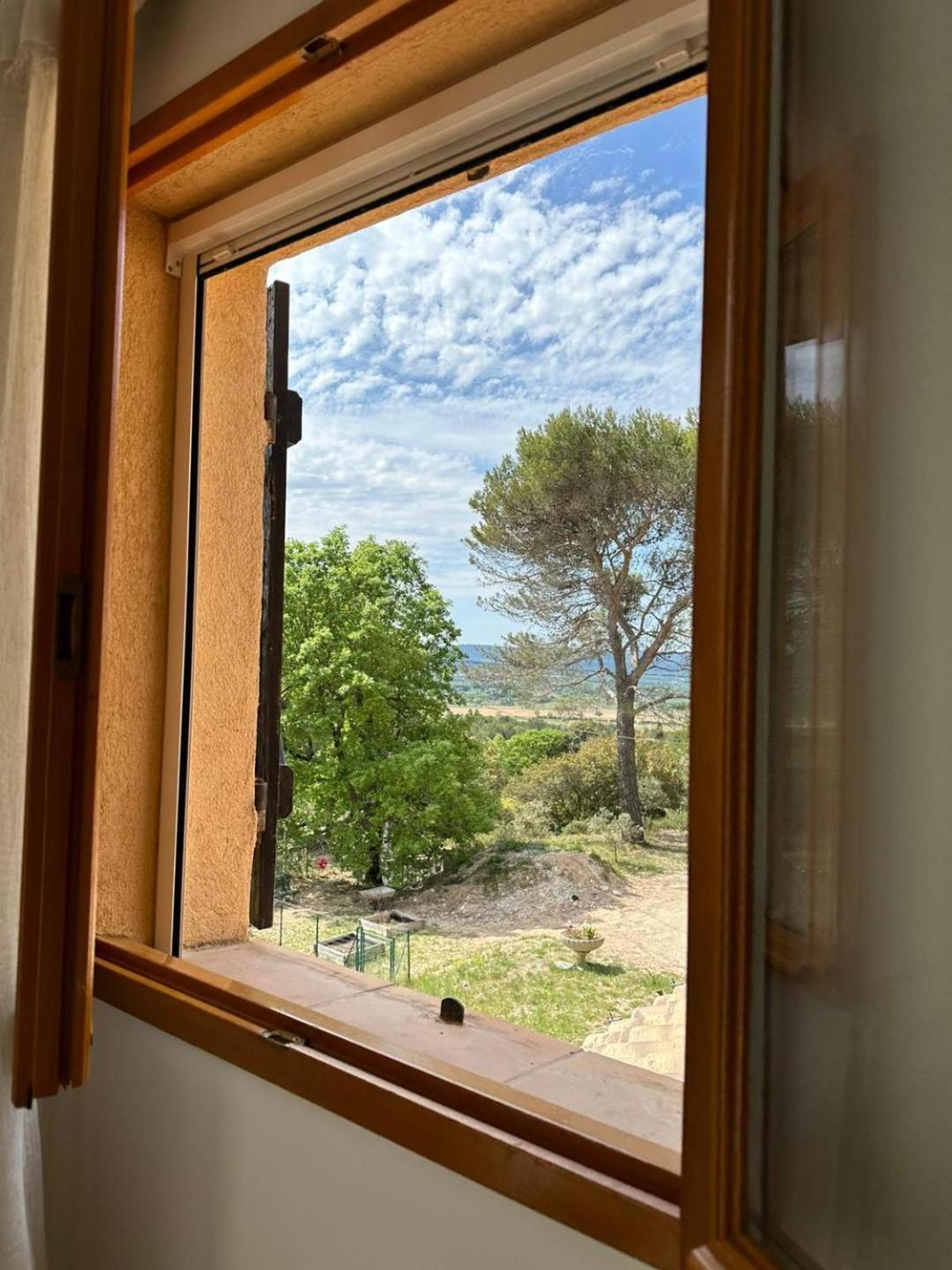 Les Cigales Bed & Breakfast Villelaure Luaran gambar