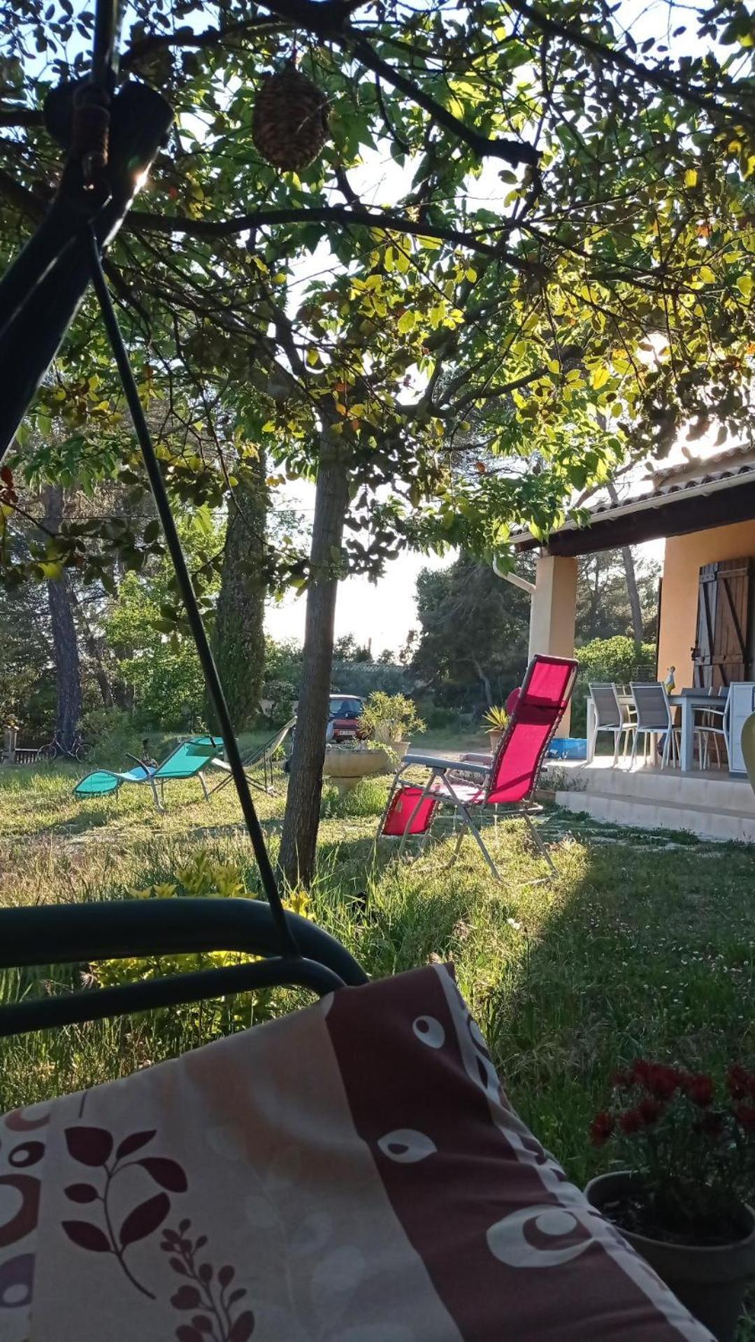 Les Cigales Bed & Breakfast Villelaure Luaran gambar