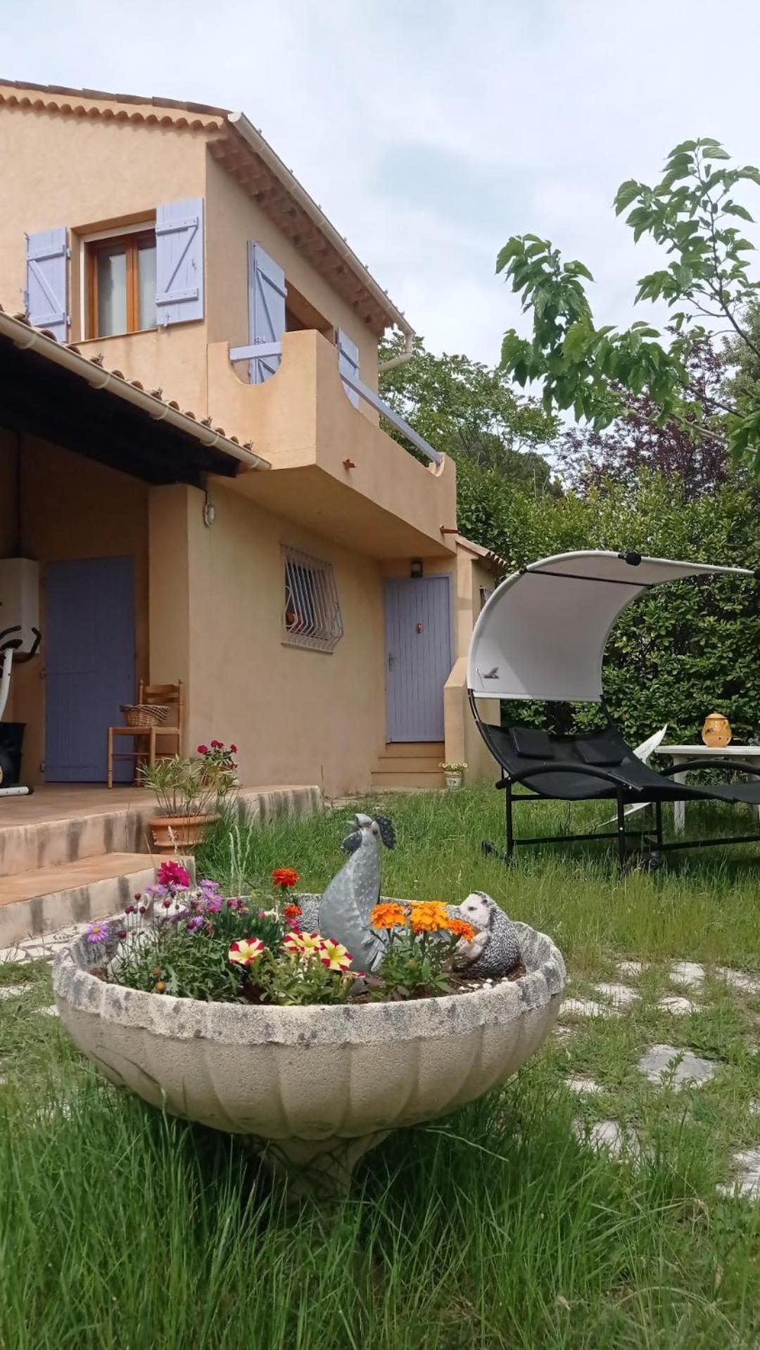 Les Cigales Bed & Breakfast Villelaure Luaran gambar